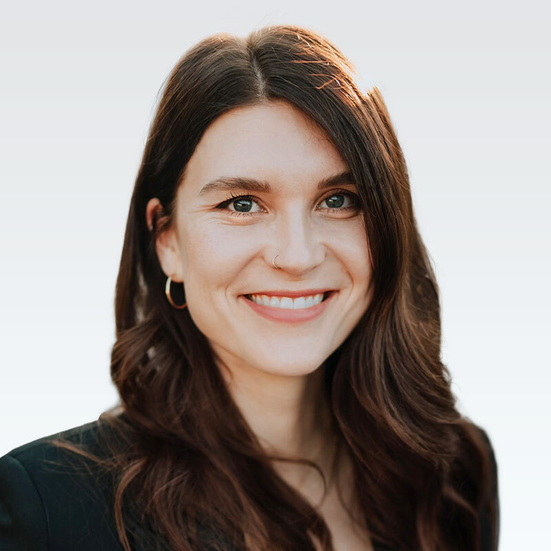 Caroline Pugh Headshot